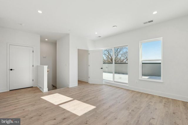 2106 TYSONS RIDGELINE RD, Falls Church, VA 22043
