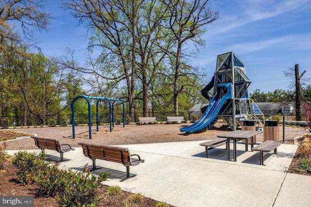 2106 TYSONS RIDGELINE RD, Falls Church, VA 22043