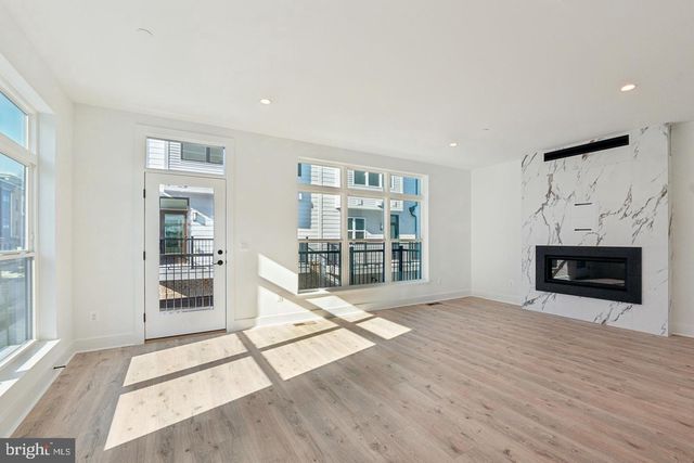 2106 TYSONS RIDGELINE RD, Falls Church, VA 22043