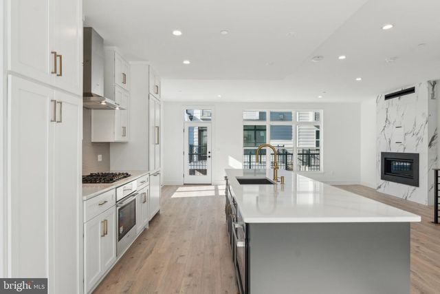 2106 TYSONS RIDGELINE RD, Falls Church, VA 22043
