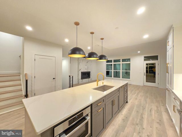 2106 TYSONS RIDGELINE RD, Falls Church, VA 22043