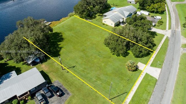 395 Old County Road 78, La Belle, FL 33935