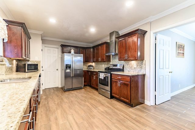 1106 Coronet Street, Irving, TX 75062