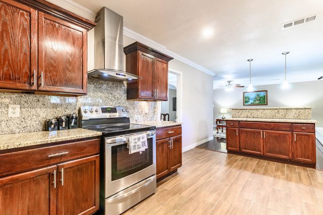 1106 Coronet Street, Irving, TX 75062