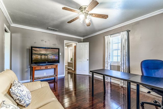 1106 Coronet Street, Irving, TX 75062