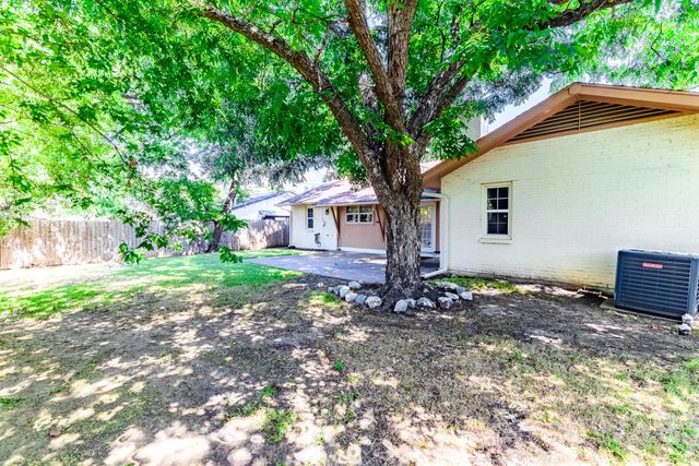 1106 Coronet Street, Irving, TX 75062