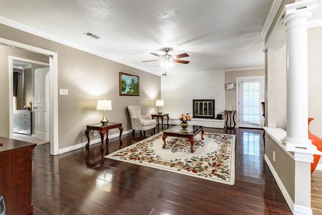 1106 Coronet Street, Irving, TX 75062