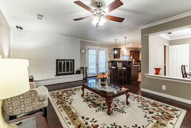 1106 Coronet Street, Irving, TX 75062