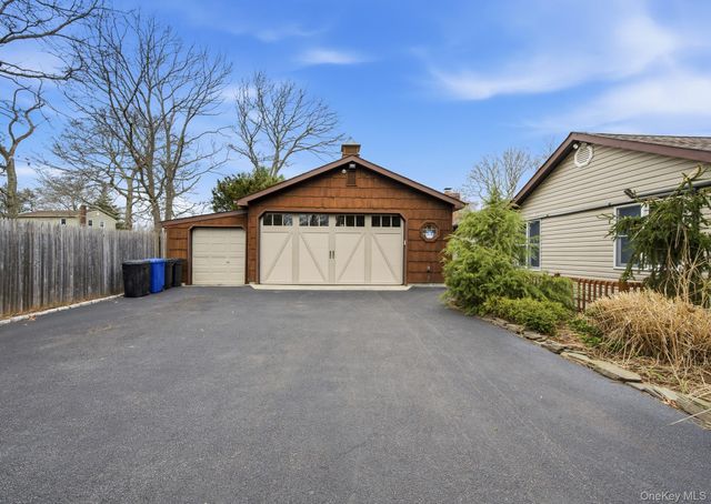 13 Laurel Lane, Shirley, NY 11967