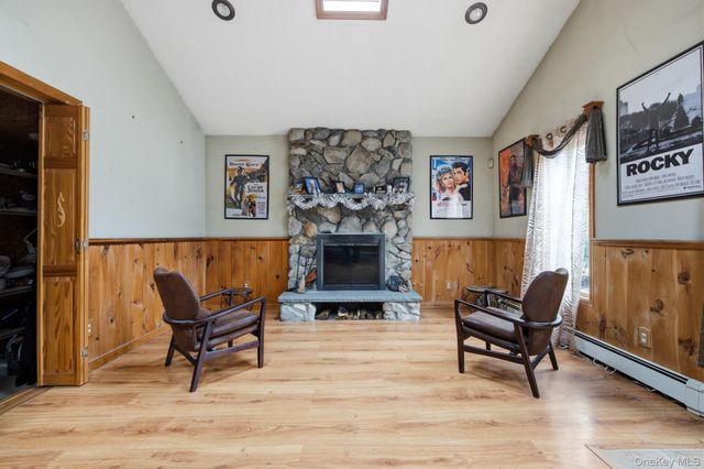 13 Laurel Lane, Shirley, NY 11967