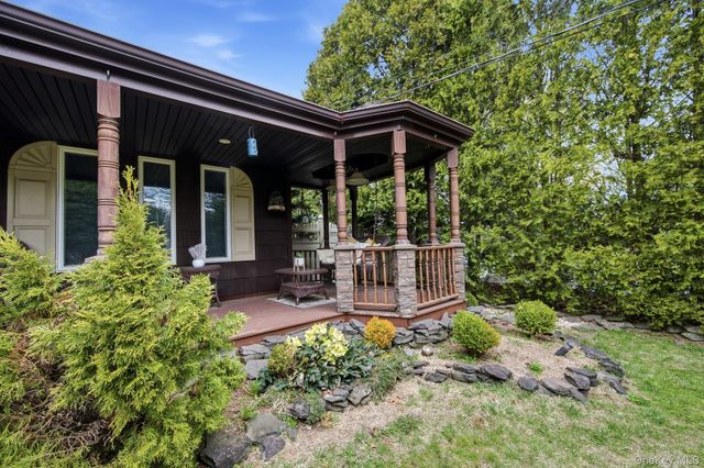 13 Laurel Lane, Shirley, NY 11967