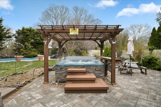 13 Laurel Lane, Shirley, NY 11967