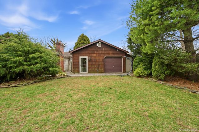 13 Laurel Lane, Shirley, NY 11967