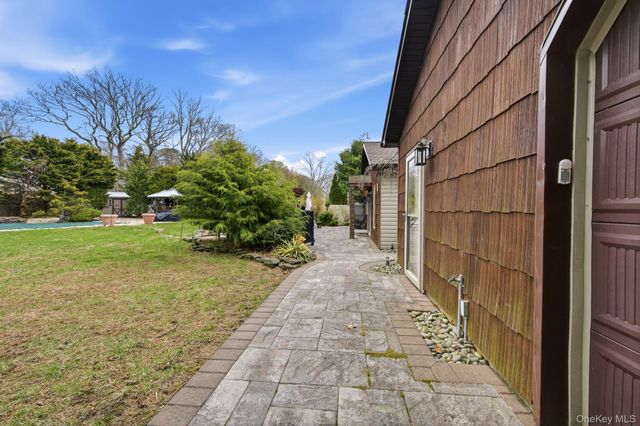 13 Laurel Lane, Shirley, NY 11967