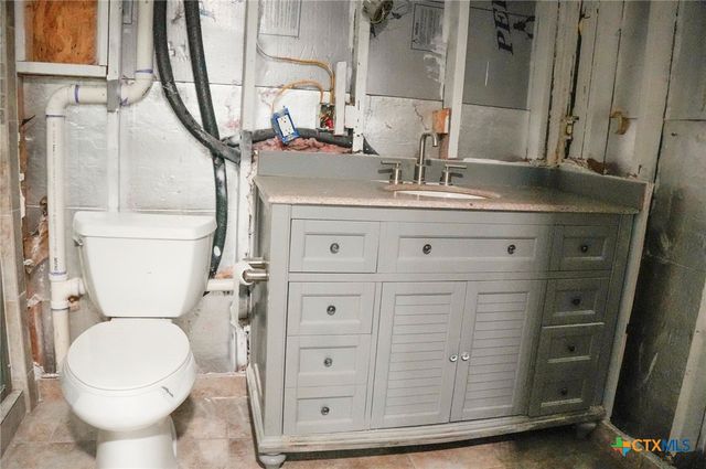 1978 Bayview Drive, Palacios, TX 77465