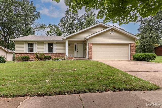 6501 Suson Oaks Drive, St Louis, MO 63128
