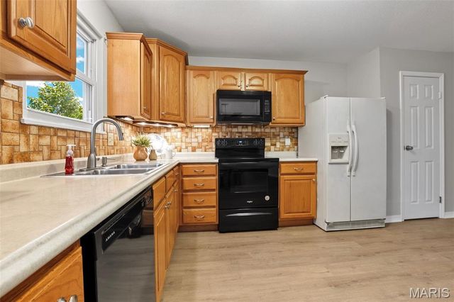 6501 Suson Oaks Drive, St Louis, MO 63128