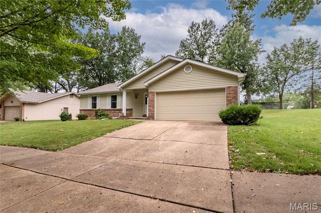 6501 Suson Oaks Drive, St Louis, MO 63128
