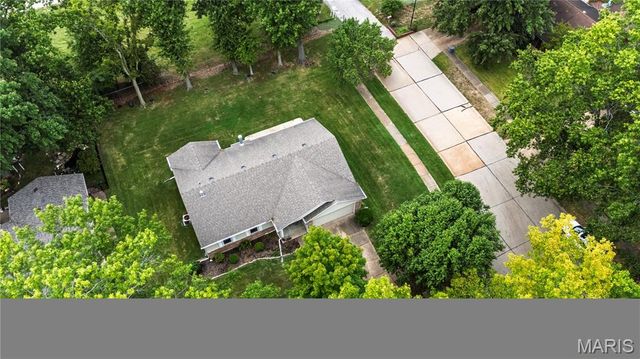 6501 Suson Oaks Drive, St Louis, MO 63128