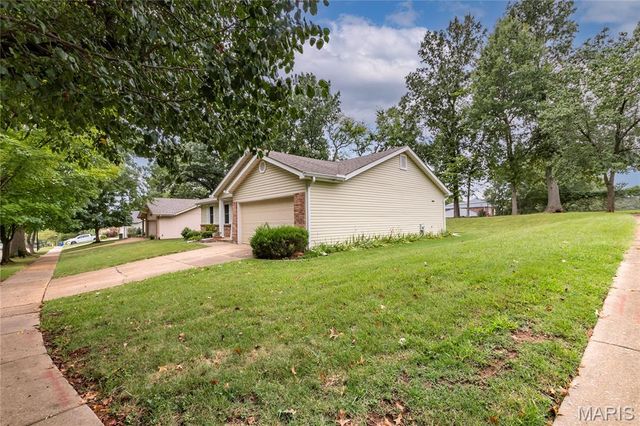 6501 Suson Oaks Drive, St Louis, MO 63128