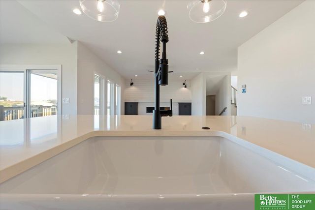 5717 N 198th Street, Elkhorn, NE 68022