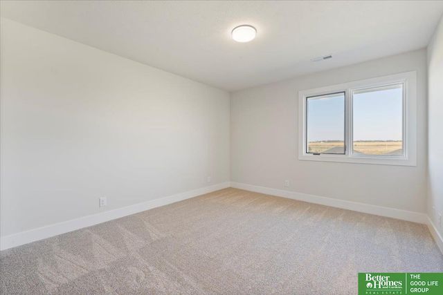 5717 N 198th Street, Elkhorn, NE 68022