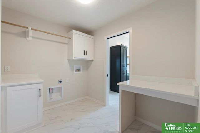 5717 N 198th Street, Elkhorn, NE 68022