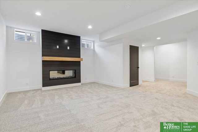 5717 N 198th Street, Elkhorn, NE 68022