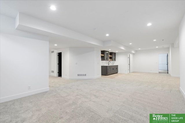 5717 N 198th Street, Elkhorn, NE 68022