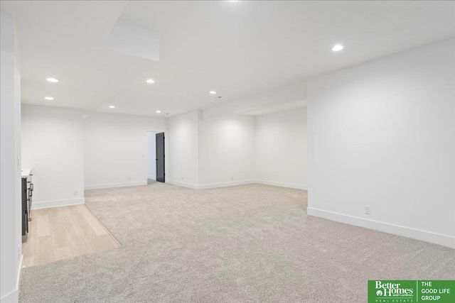 5717 N 198th Street, Elkhorn, NE 68022