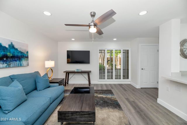 5221 N 24TH Street 106, Phoenix, AZ 85016