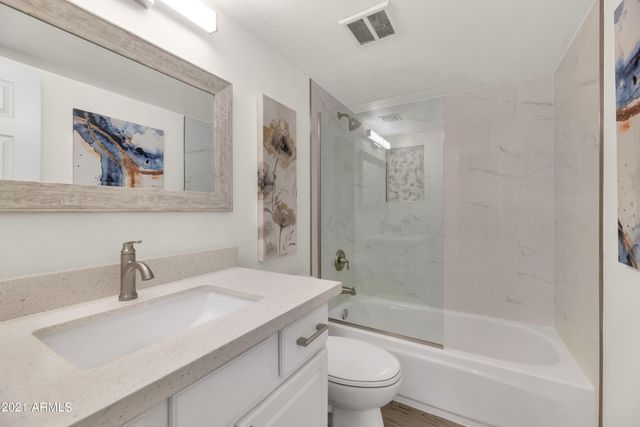 5221 N 24TH Street 106, Phoenix, AZ 85016