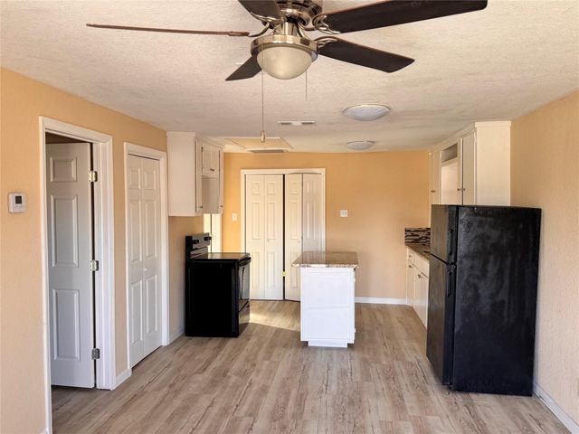 2820 Moore Avenue, Bay City, TX 77414