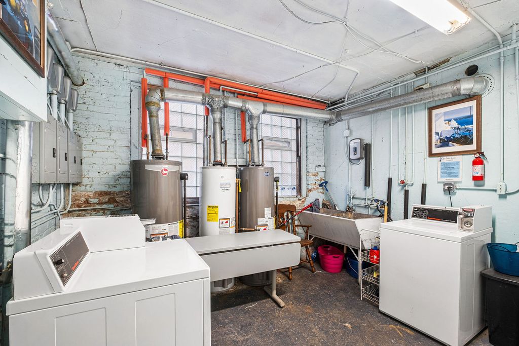 Image 26 of property listing at 4535 N Spaulding Avenue, Chicago, IL 60625