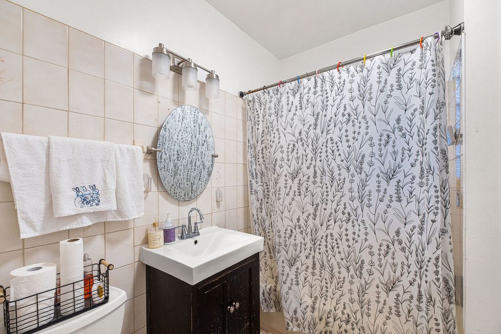 Image 10 of property listing at 4535 N Spaulding Avenue, Chicago, IL 60625