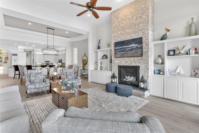223 Dominion DR, Horseshoe Bay, TX 78657