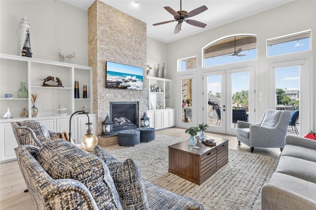 223 Dominion DR, Horseshoe Bay, TX 78657