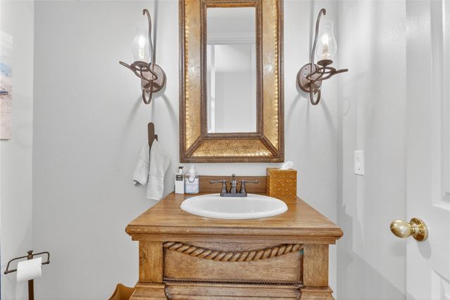 223 Dominion DR, Horseshoe Bay, TX 78657