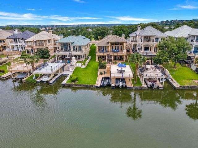 223 Dominion DR, Horseshoe Bay, TX 78657