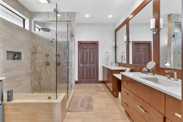 223 Dominion DR, Horseshoe Bay, TX 78657