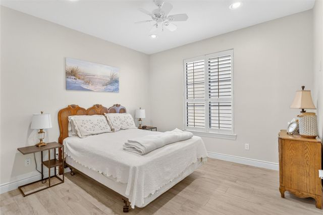 223 Dominion DR, Horseshoe Bay, TX 78657