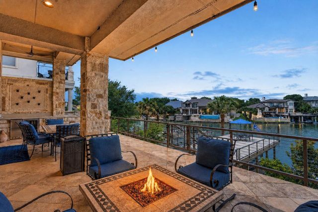 223 Dominion DR, Horseshoe Bay, TX 78657