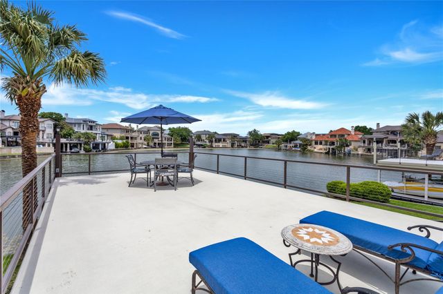 223 Dominion DR, Horseshoe Bay, TX 78657