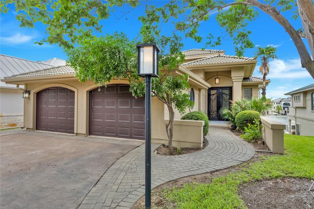 223 Dominion DR, Horseshoe Bay, TX 78657