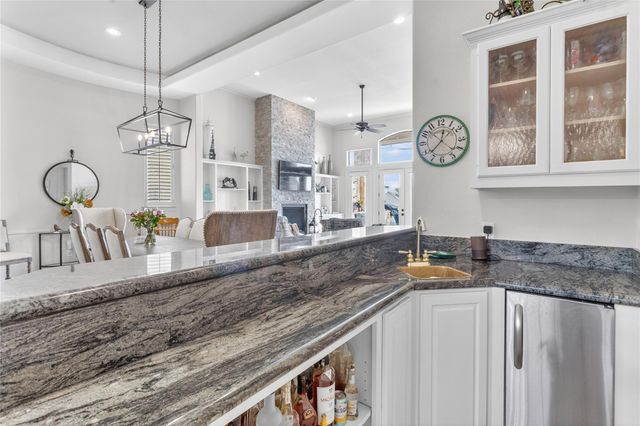 223 Dominion DR, Horseshoe Bay, TX 78657