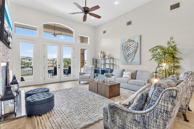 223 Dominion DR, Horseshoe Bay, TX 78657