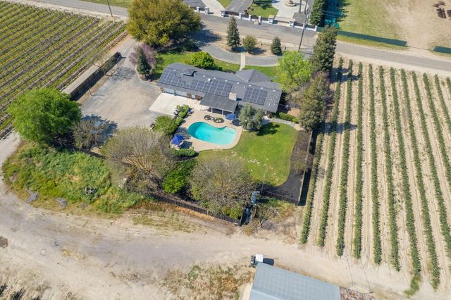 5650 S De Wolf Ave, Fowler, CA 93625