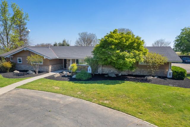 5650 S De Wolf Ave, Fowler, CA 93625