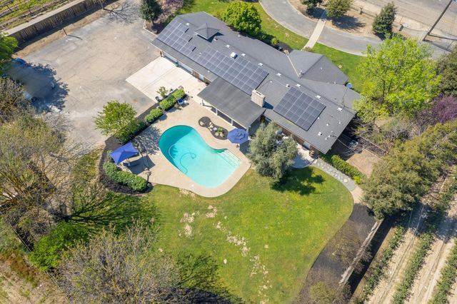 5650 S De Wolf Ave, Fowler, CA 93625