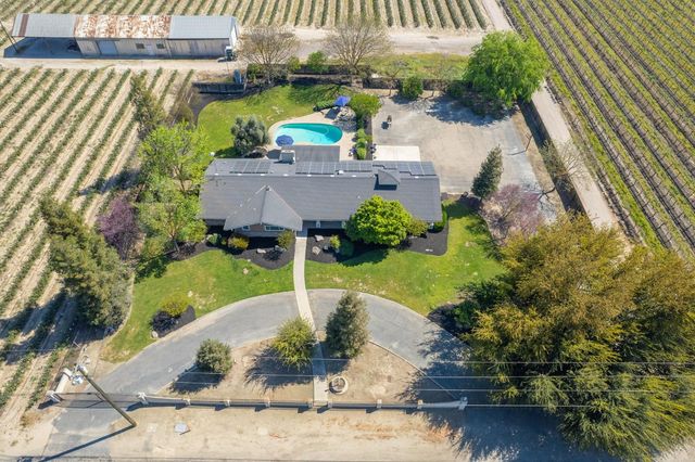 5650 S De Wolf Ave, Fowler, CA 93625